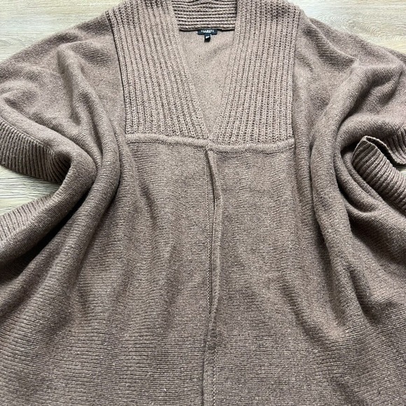 Talbots Wool Blend Ruana Poncho Women's Knit Sweater Tan Shawl One Size - Picture 4 of 8